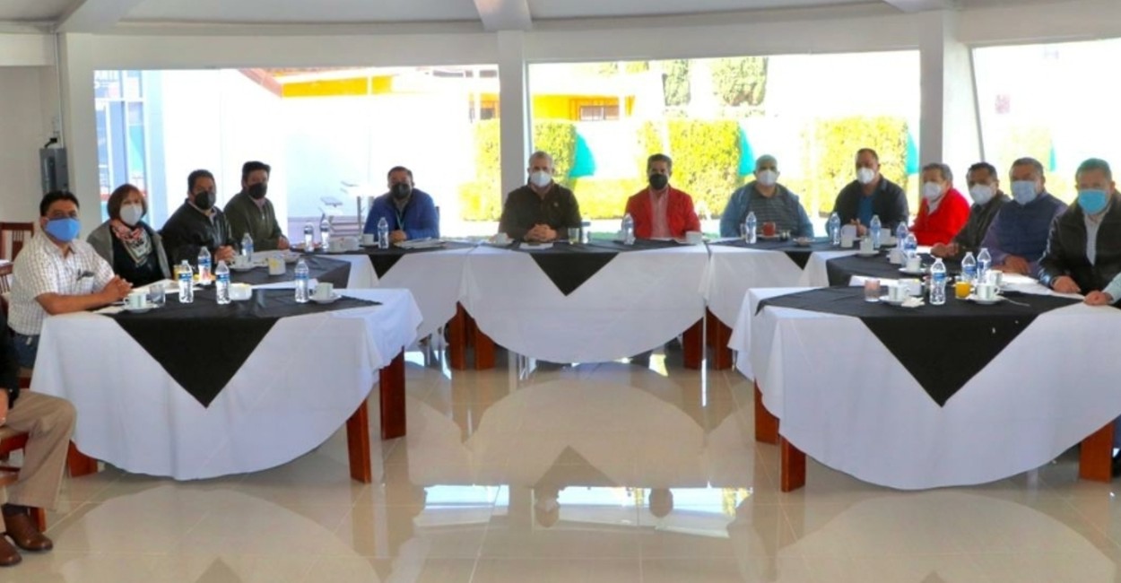 Se reunieron 13 políticos jerezanos. | Foto: cortesía.