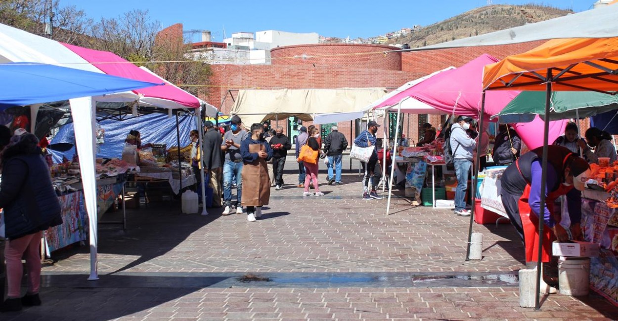 Los comerciantes se instalaron en la Plaza de Bicentenario. | Fotos: Miguel Alvarado.