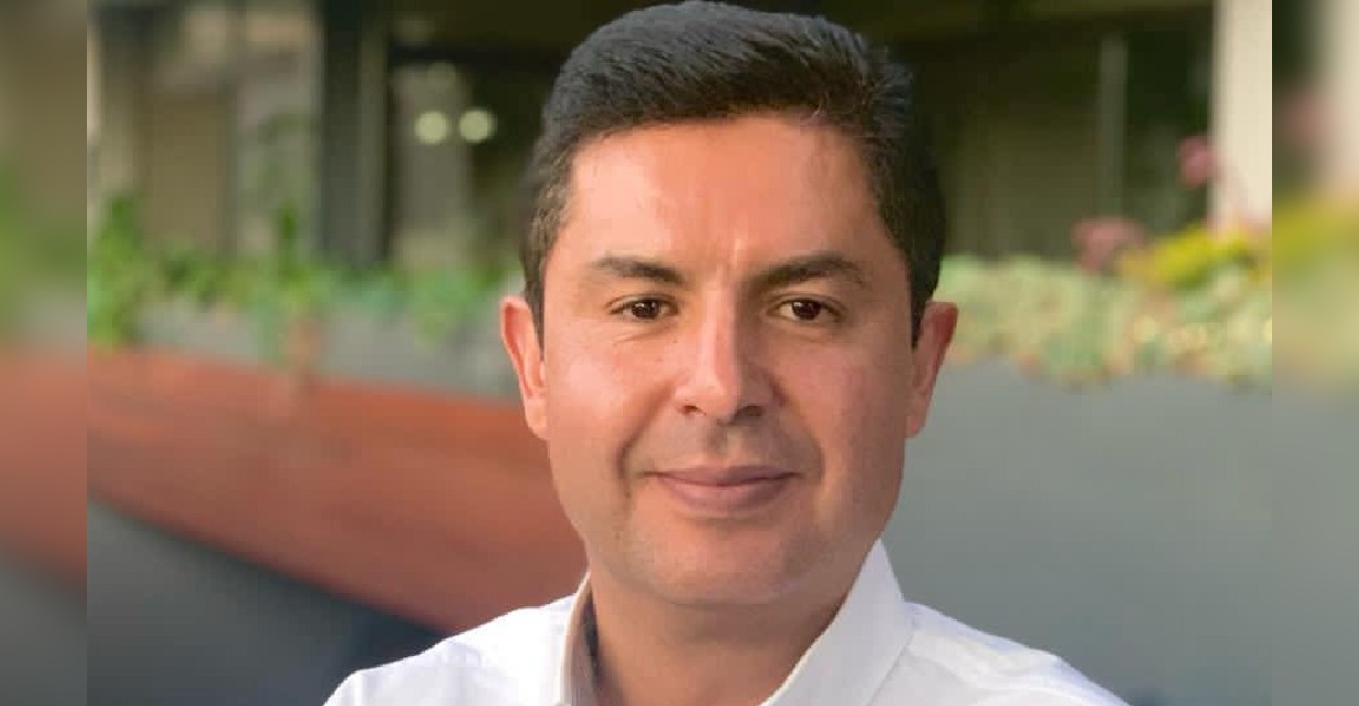 Enrique Flores, presidente estatal del PRI.