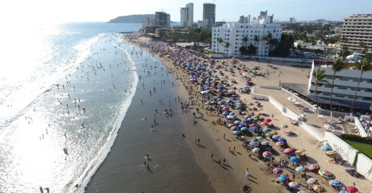 Se esperan turistas en las playas de Mazatlán. | Foto: Cortesía.