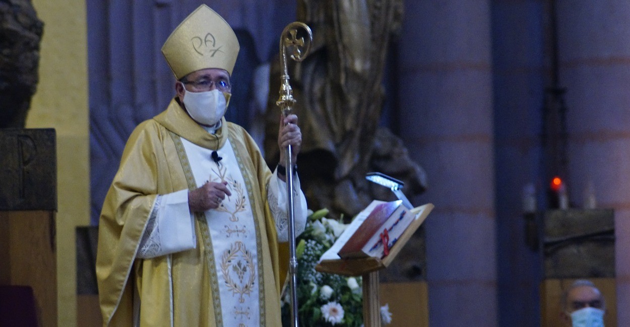 Obispo Sigifredo Noriega Barceló.