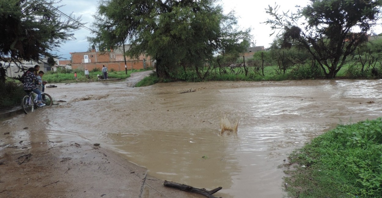 Los integrantes ya detectaron las zonas en riesgo de inundación. | Foto: Silvia Vanegas.