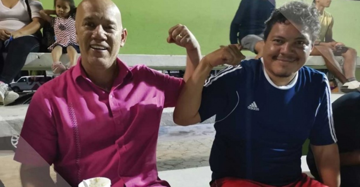 A la izquierda, Tirso Esquivel, candidato a edil por Fuerza por México en Puerto Morelos. | Foto: cortesía.