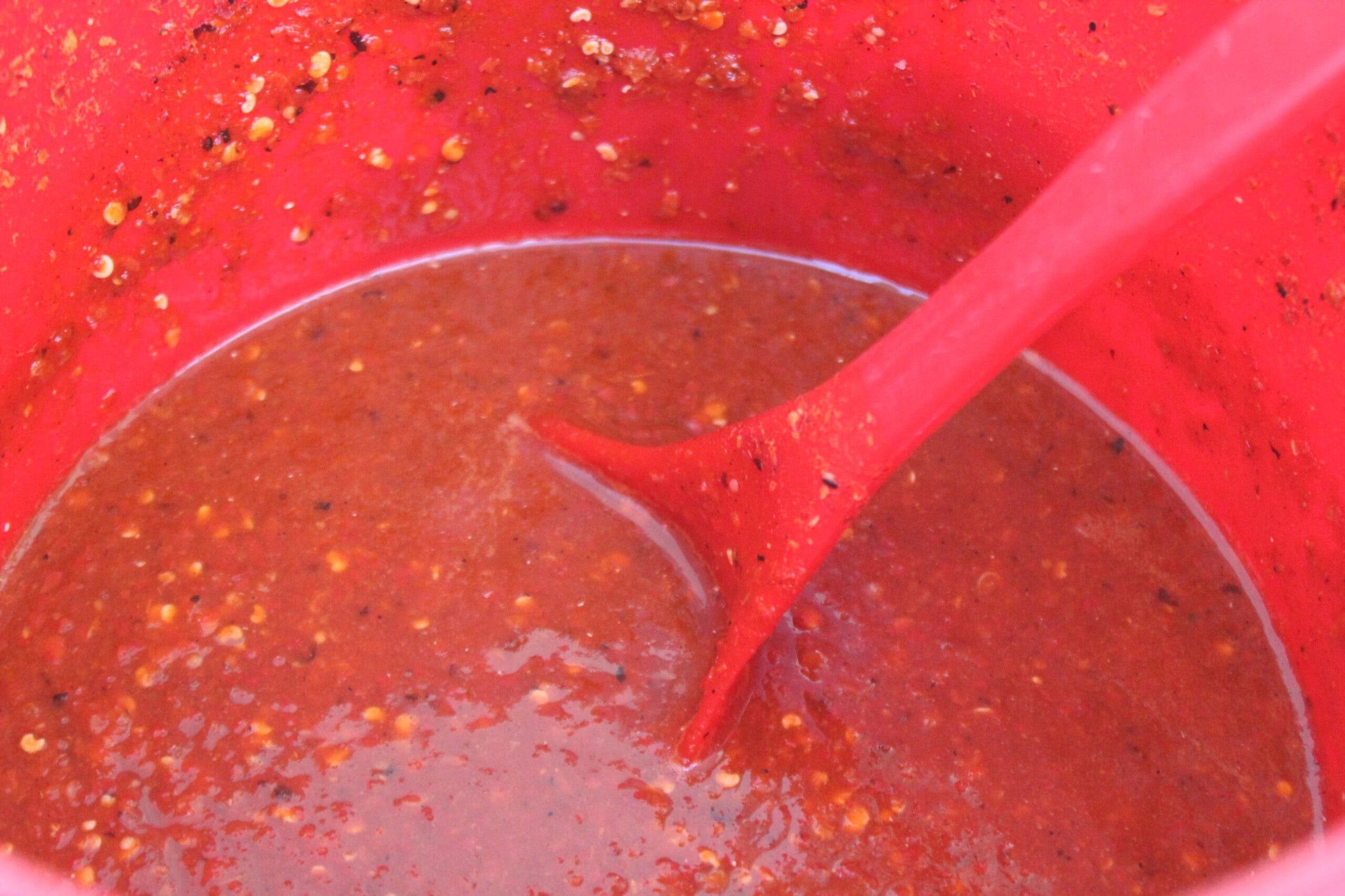 Su salsa roja es el complemento ideal para estas delicias.