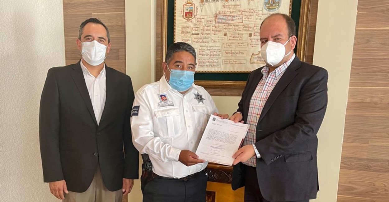 El alcalde capitalino entregando el mando a Jorge Aguayo Lamas. | Foto: Cortesía.