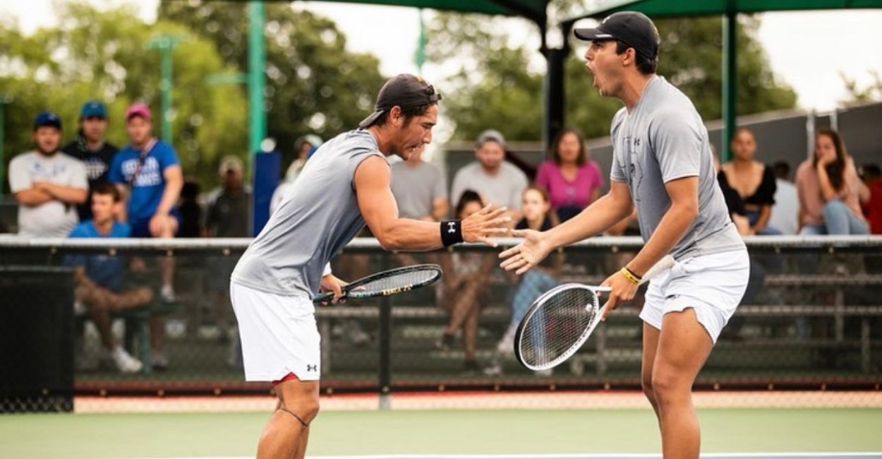 El japonés Roy Minakata y el mexicano Alan Magadan (de zacatecas) lograron el campeonato en dobles del nacional Junior College de tenis en la unión americana. | Fotos: Cortesía.