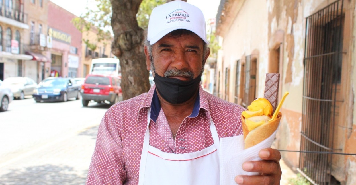 Don Pepe tiene 45 años vendiendo nieve. | Fotos: Carlos Montoya.