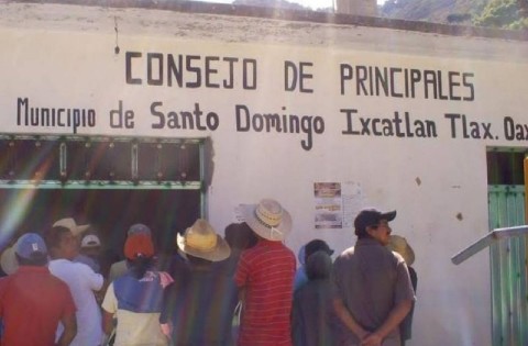 Los comuneros son de Santo Domingo Ixcatlán. | Foto: Excelsior.
