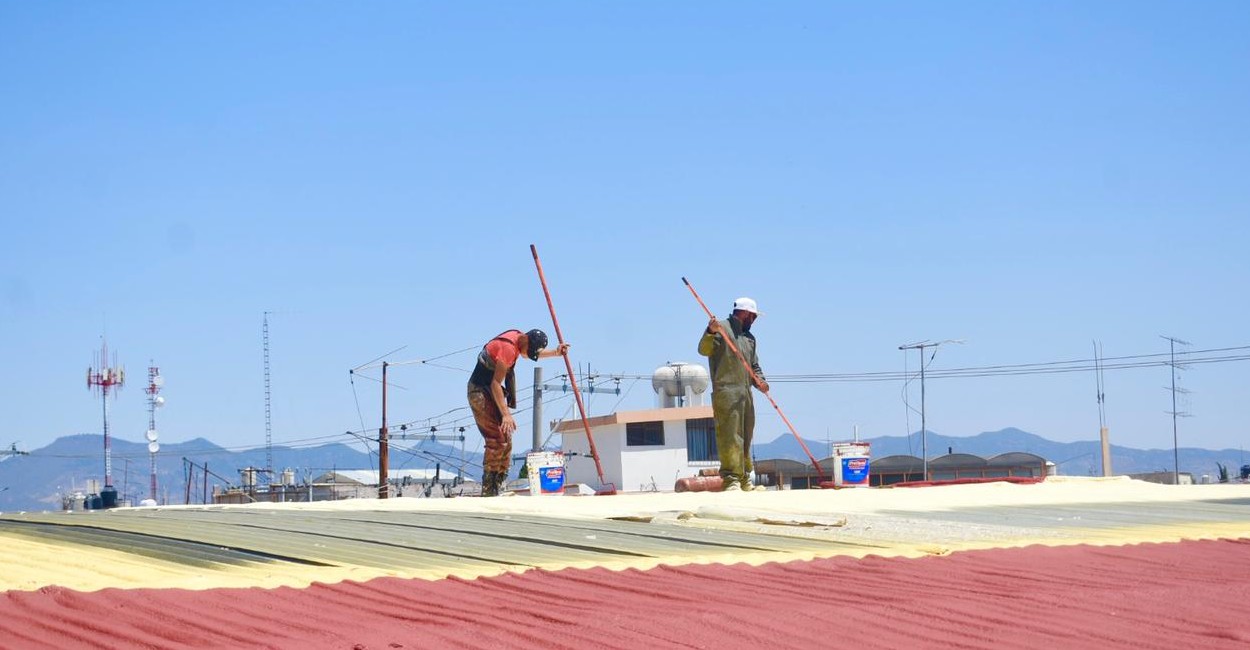 Los trabajos de rehabilitación en el mercado Benito Juárez concluirán en dos semanas. |Foto: Silvia Vanegas. 