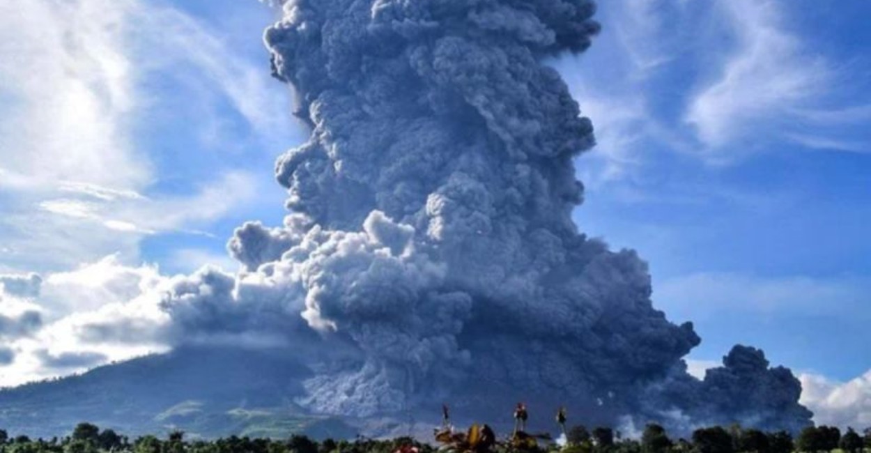 La actividad del volcán Sinabung duró 12 minutos. | Foto: cortesía