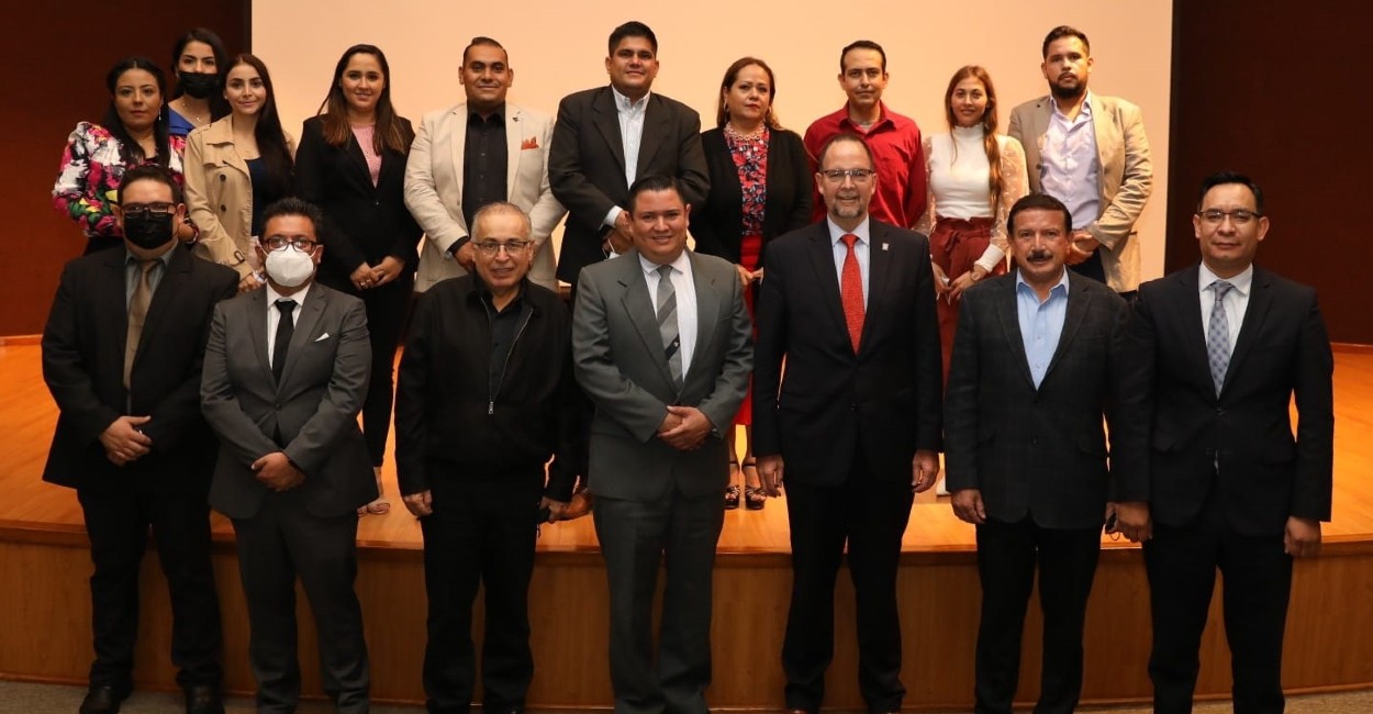Arturo Nahle y otros funcionarios viajaron a Colima. | Foto: Cortesía.