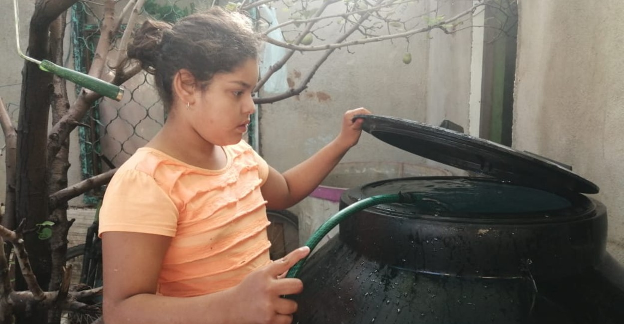 Los vecinos de algunas colonias afirman tener agua la mayor parte de la semana. | Foto: Marcela Espino.