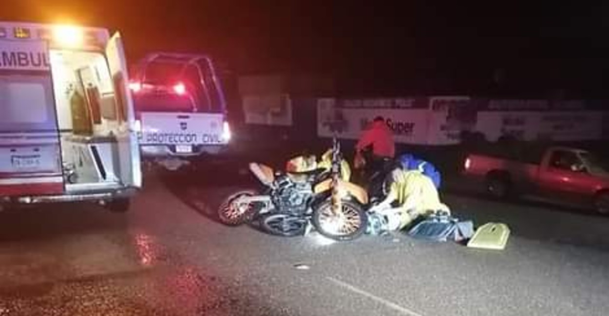 Los motociclistas terminaron tendidos sobre el pavimento. | Foto: cortesía.