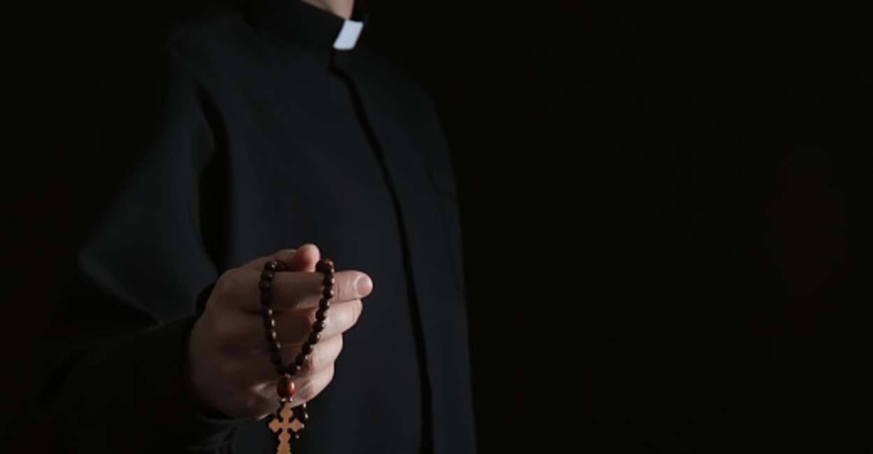El sacerdote asesinó a su esposa porque no se quería divorciar. | Foto: Pixabay,
