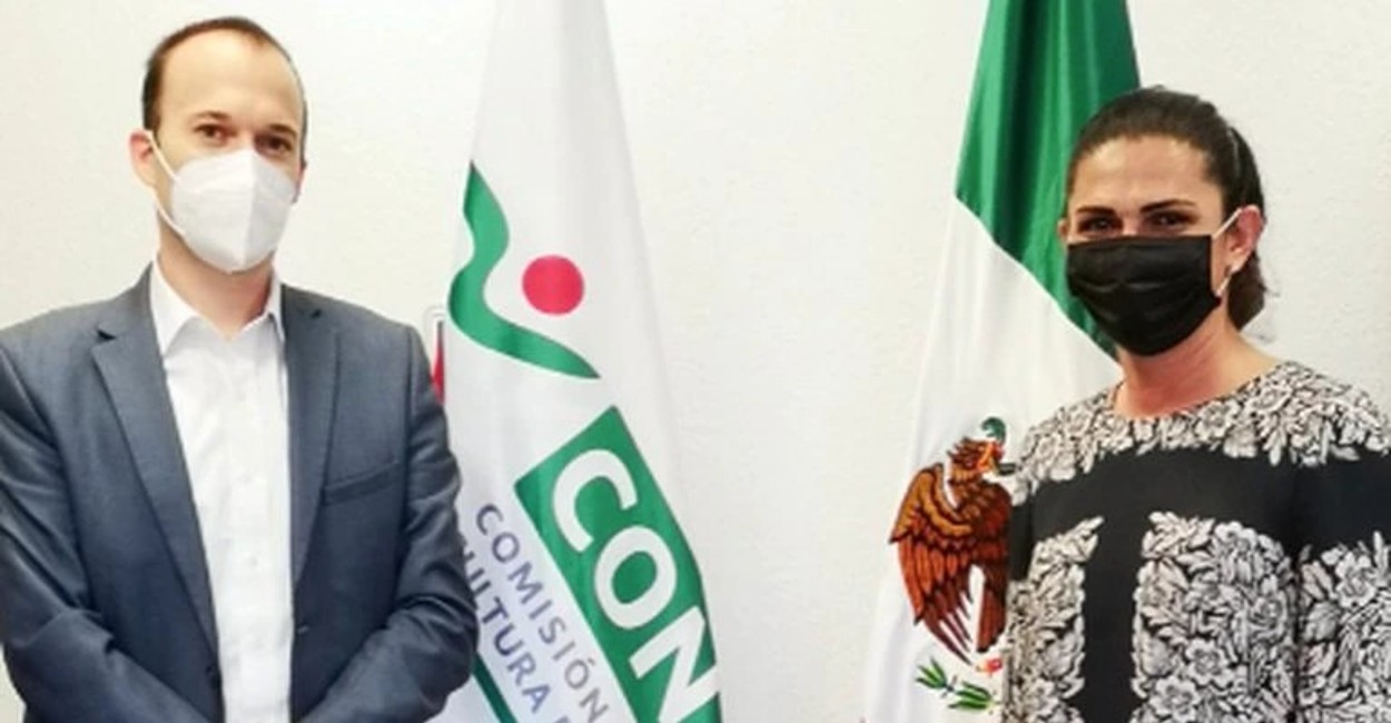 El presidente de la Federación Mexicana de Natación (FMN), Kiril Todorov; y Ana Gabriela Guevara, presidenta de la Conade. | Foto: Cortesía.