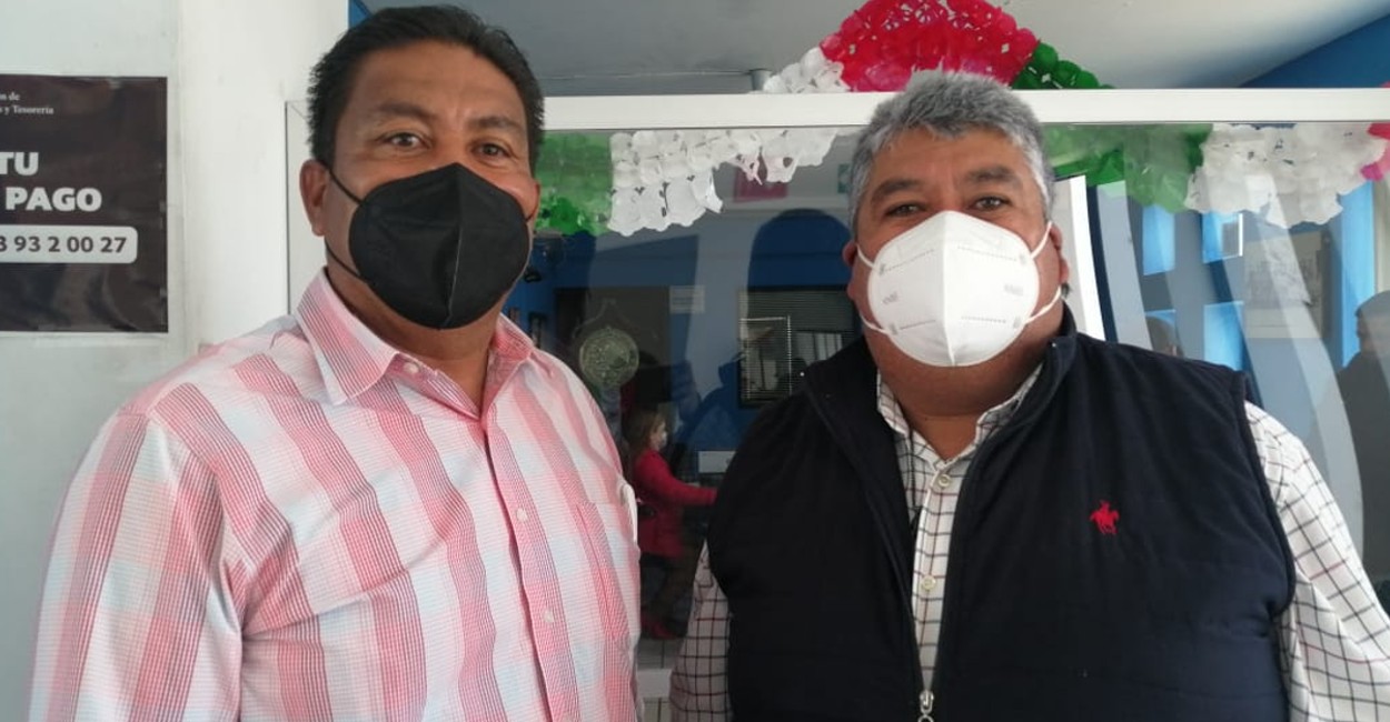 Miguel Ángel Ulloa, secretario de asuntos laborales y Osvaldo de León, delegado sindical del Sutsemop. | Foto: Marcela Espino.