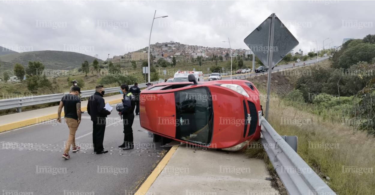 La conductora no sufrió daños graves. | Foto: Imagen.