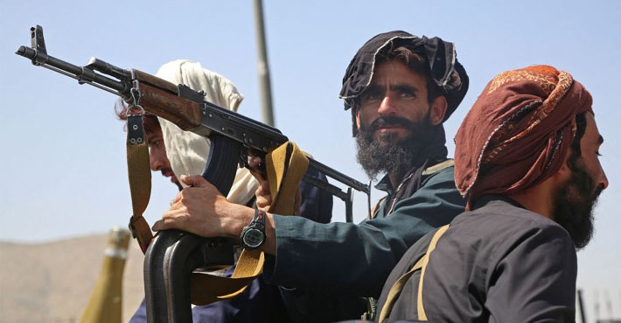 Miembros del Talibán reprimen a las mujeres, activistas y defensores. / Foto: Cortesía