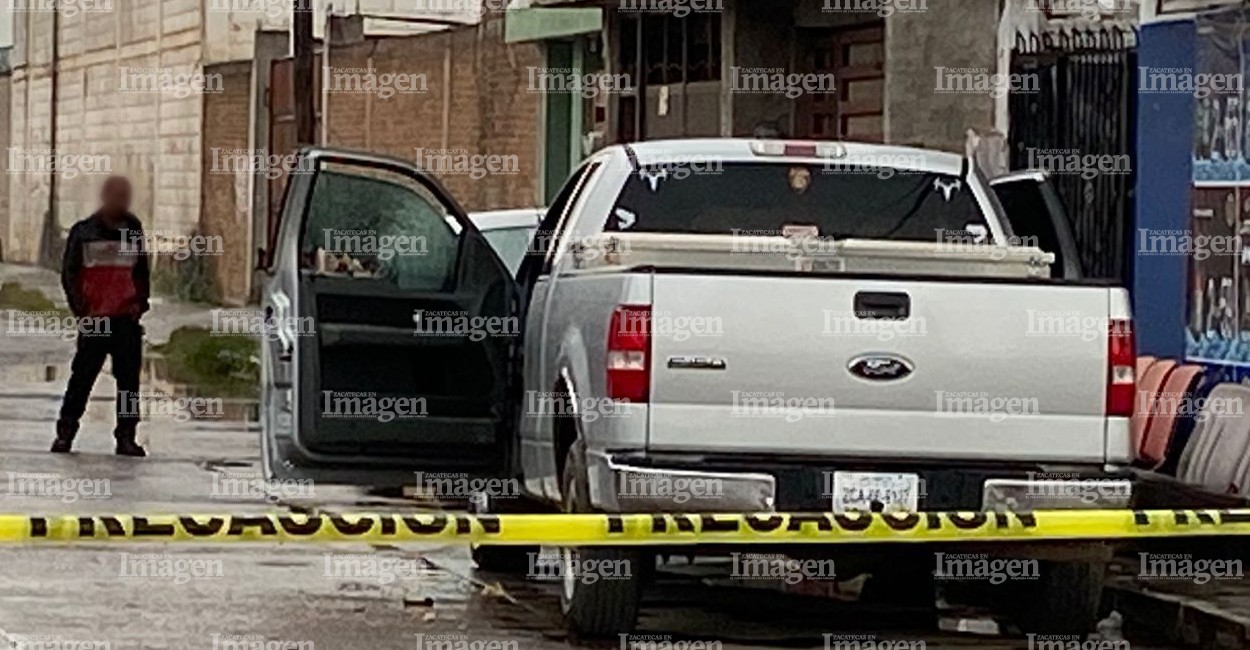 La víctima de la Venustiano Carranza quedó dentro de una camioneta. / Foto: Imagen