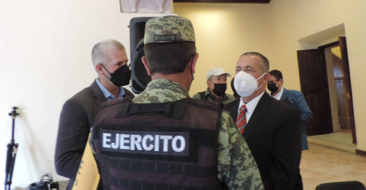 Se reunieron las autoridades municipales con los directivos del Ejército para dar continuidad al tema. / Foto: Silvia Vanegas