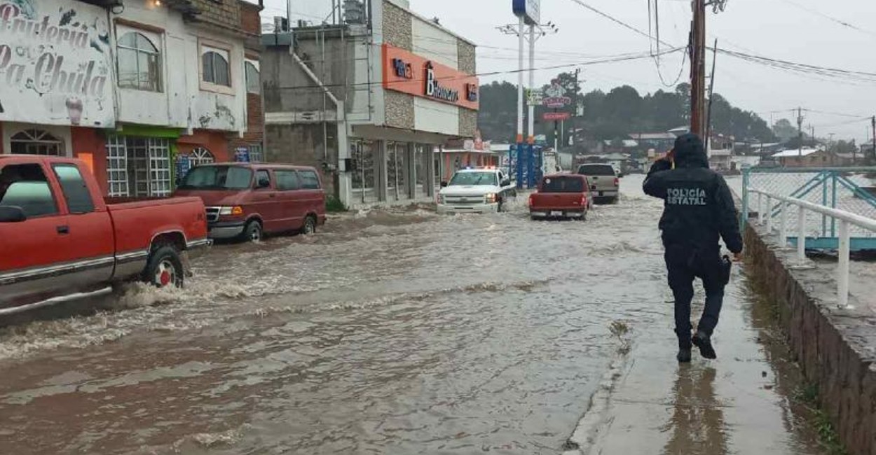 Las calles quedaron inundadas. | Foto: Excélsior.