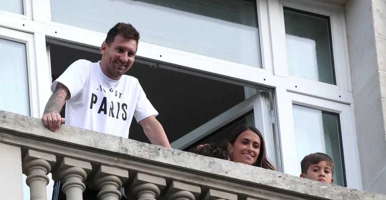 Lionel Messi y su familia en el hotel. | Foto: Infobae.