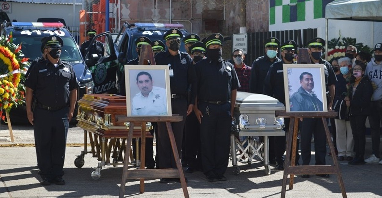 Elementos de la Policía de Seguridad Vial ofrecieron un homenaje a los dos policías asesinados la tarde del viernes. |Foto: Cortesía