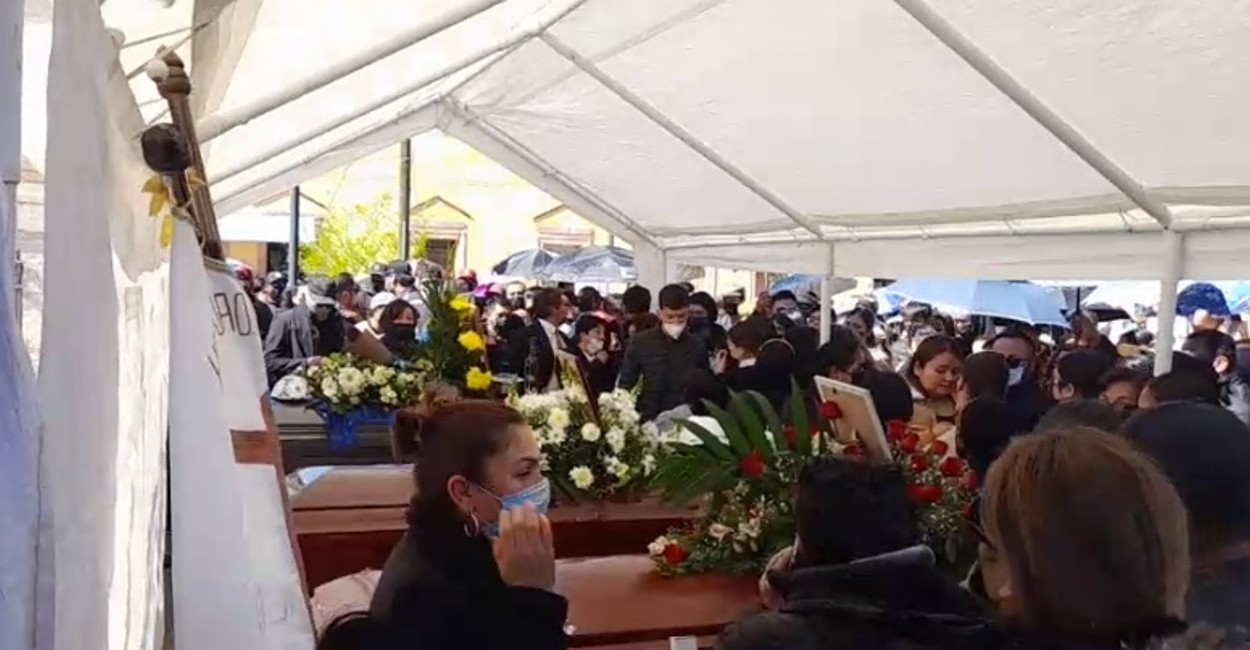 Los jóvenes de Nieves y Río Grande asesinados el fin de semana, recibieron el último adiós. |Foto: Cortesía. 