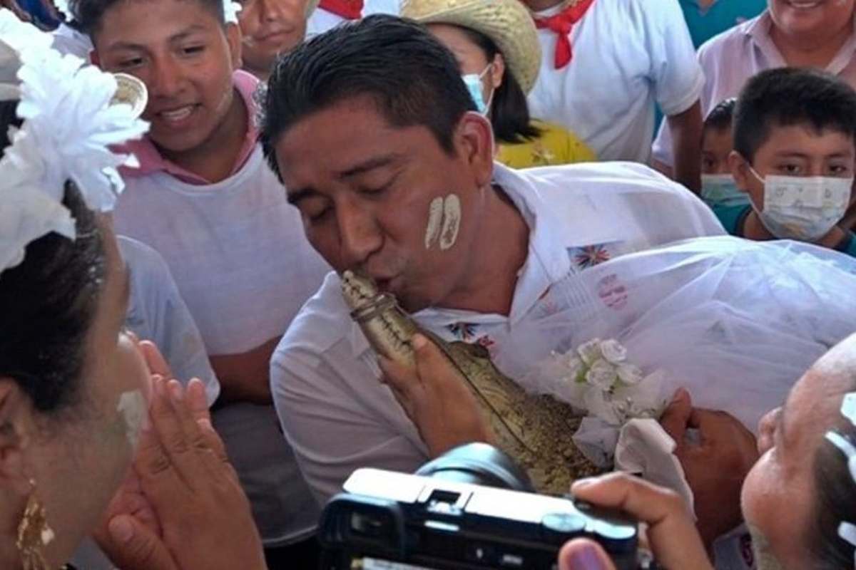 El alcalde de Oaxaca se casa con su novia caimán en ritual prehispánico. | Foto: Cortesía.