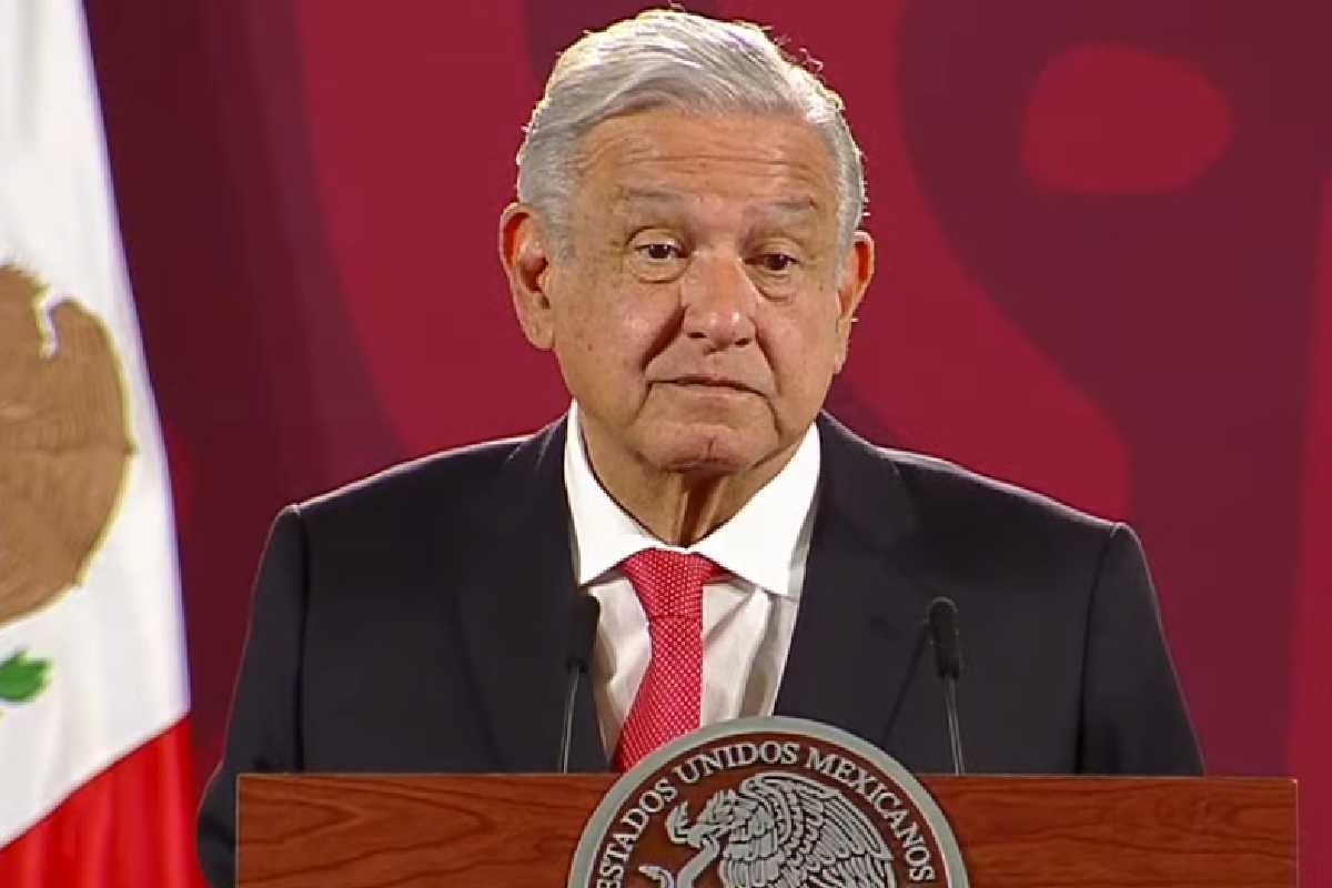 Andrés Manuel López Obrador (AMLO) dijo que su gobierno ha ahorrado dos billones de pesos. | Foto: Cortesía.