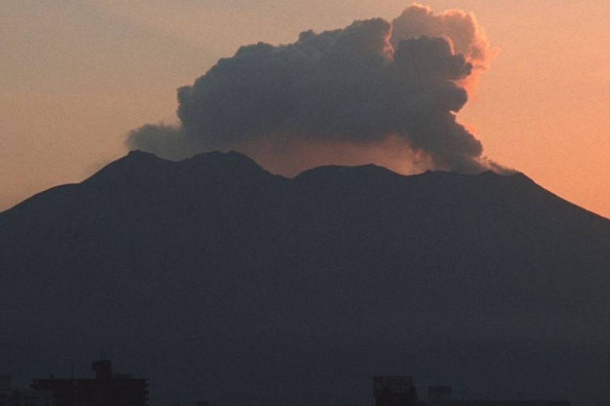 volcán Sakurajima entra en fase de erupción. Foto: Cortesía.