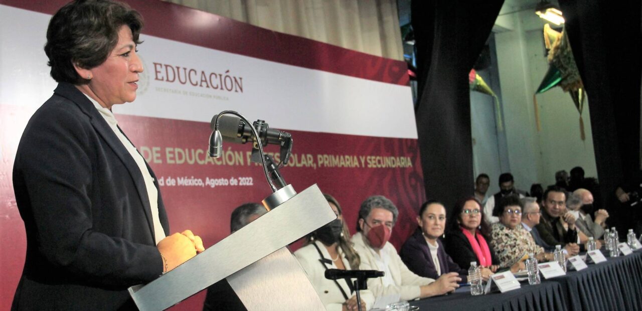 Martha Velda Hernández Moreno subsecretaria de educación básica