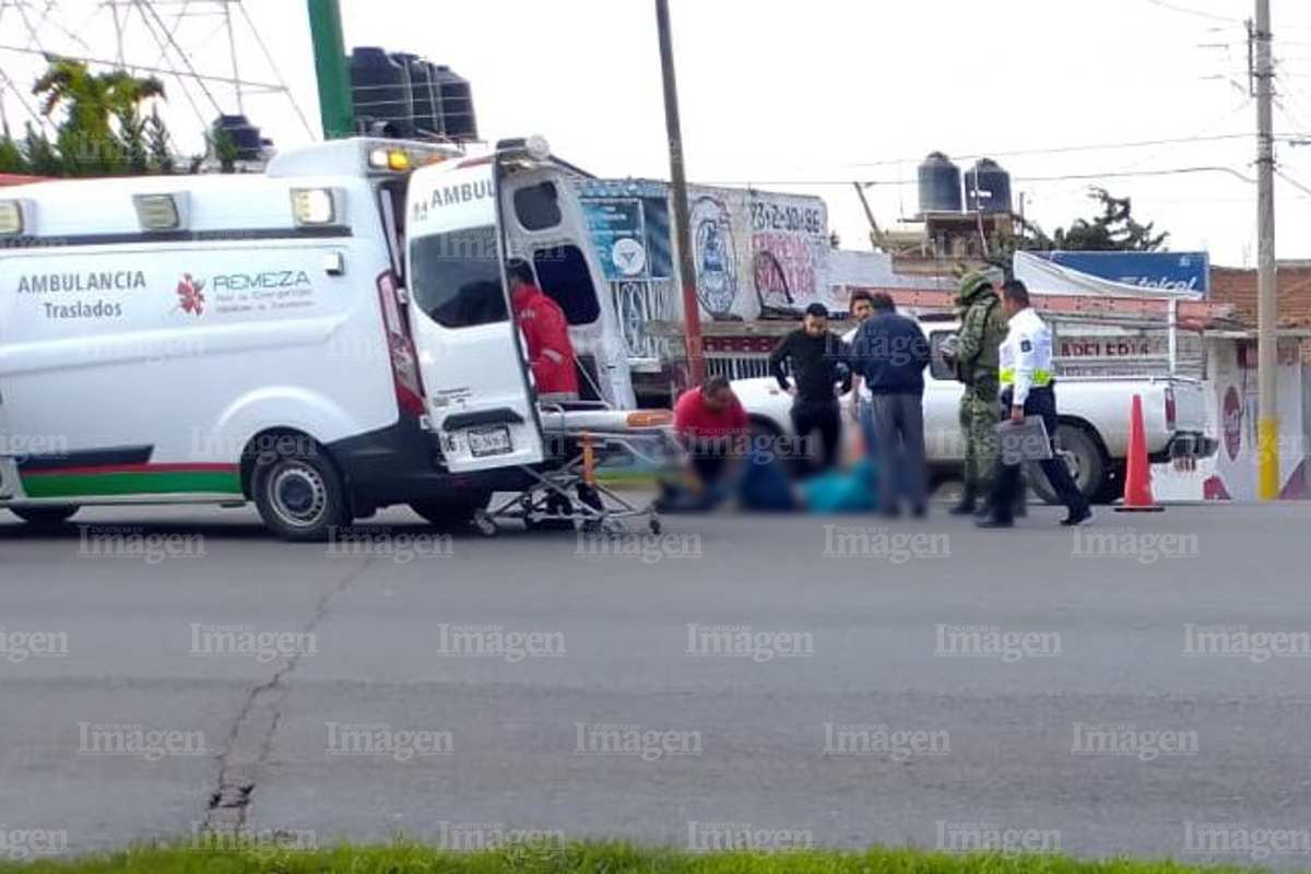 El hombre que viajaba en motocicleta resultó con varias lesiones. | Foto: Imagen de Zacatecas.