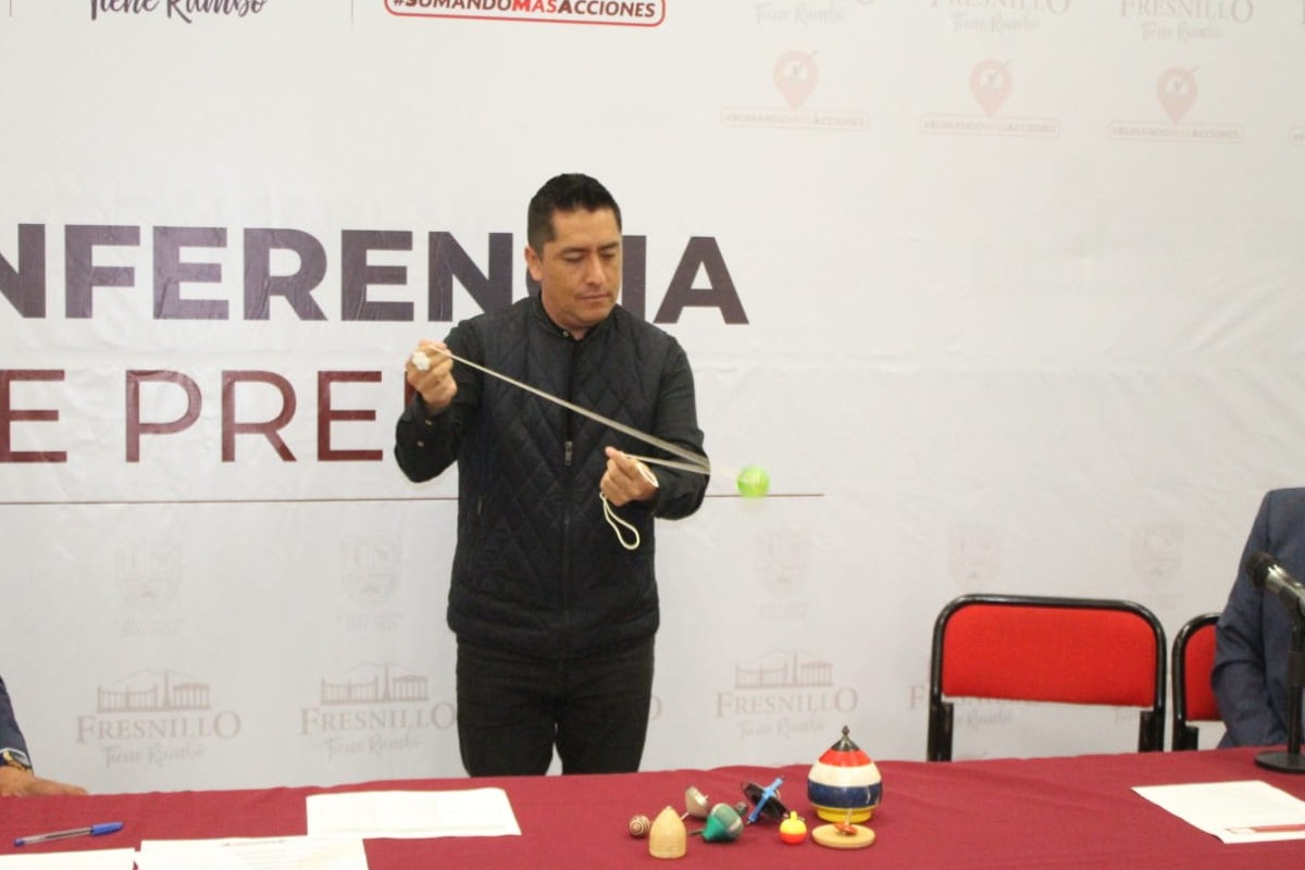Gerardo Montero, campeón internacional del trompo. | Foto: Ángel Martínez. 