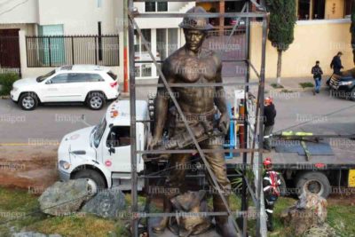 Remueven monumento al minero en Fresnillo