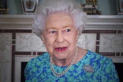 Reina Isabel II muere