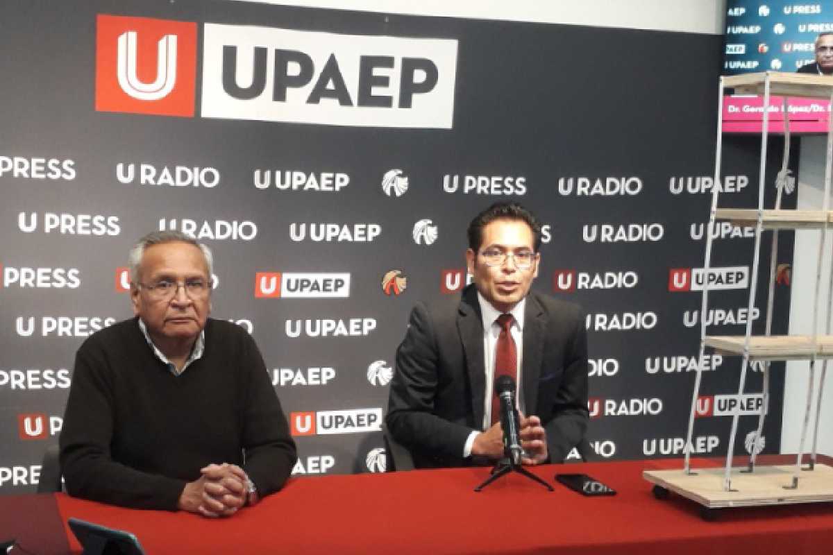Eduardo Ismael Hernández y Gerardo López Arciga, investigadores de la Facultad de Ingeniería Civil de la Upaep. | Foto: Cortesía.
