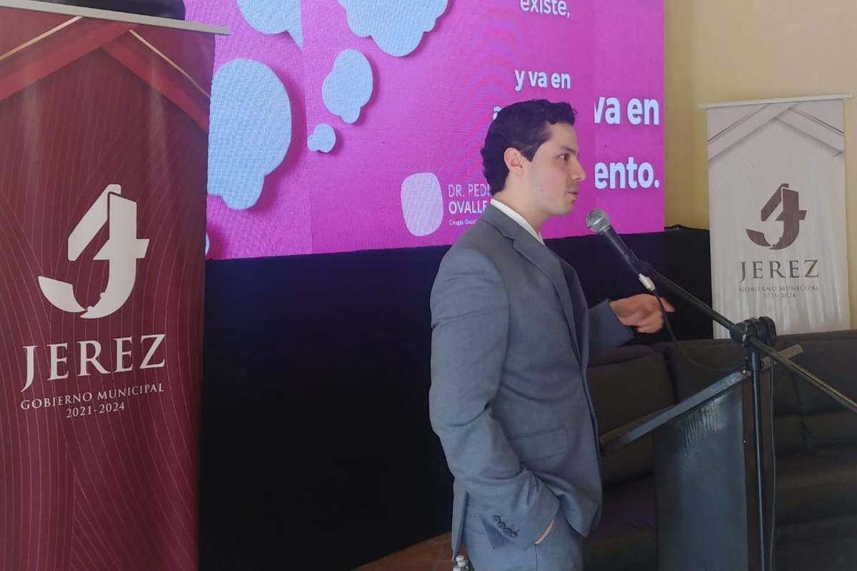 Pedro Adán Ovalle Correa, ginecólogo con alta especialidad en cirugía oncológica de mama. / Foto: Silvia Vanegas
