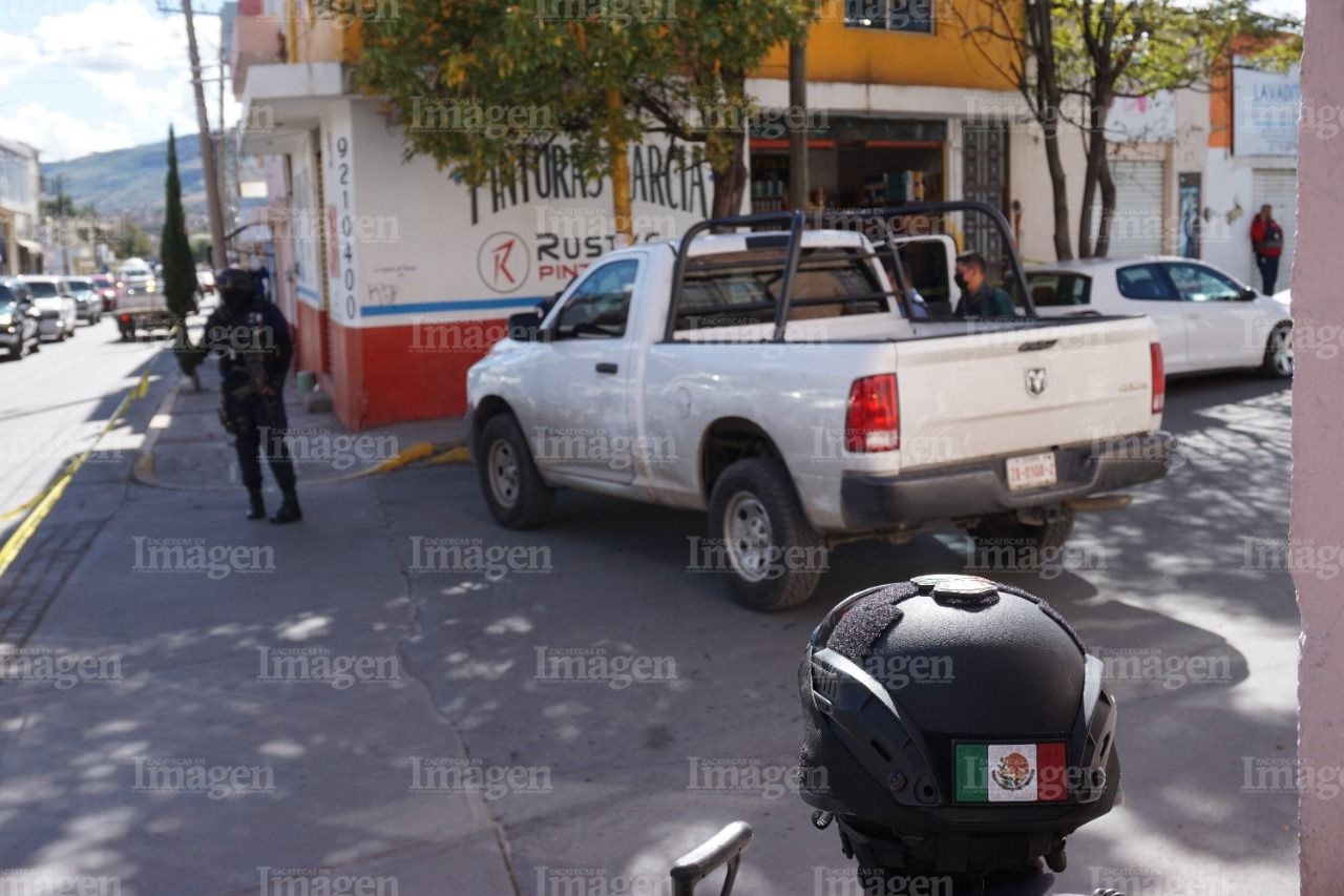 En el interior del local de “Pinturas García” fue localizado un hombre con lesiones de bala. | Foto: imagen.