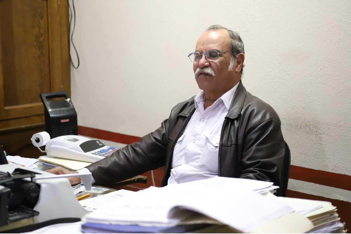 Andrés Castro Llamas, responsable de Catastro en el municipio, cumple 49 años en el servicio público;