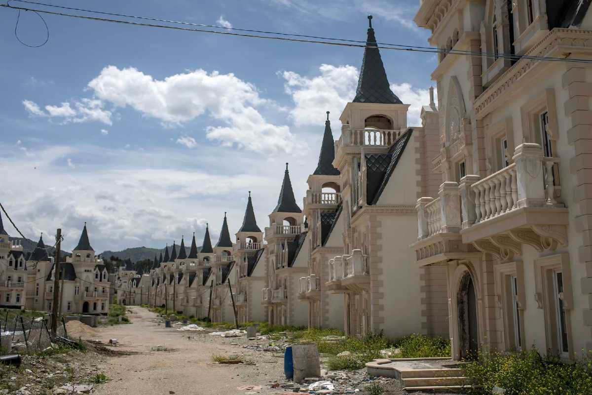 ¿Conoces el pueblo fantasma de castillos de ensueño en Turquía? | Foto: Cortesía.