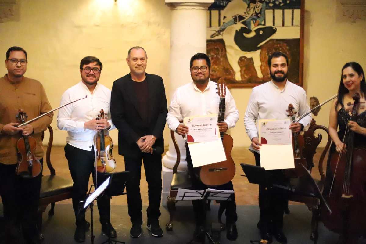 Cuarteto de cuerdas Aldebarán y el guitarrista Carlos Martín Vázquez