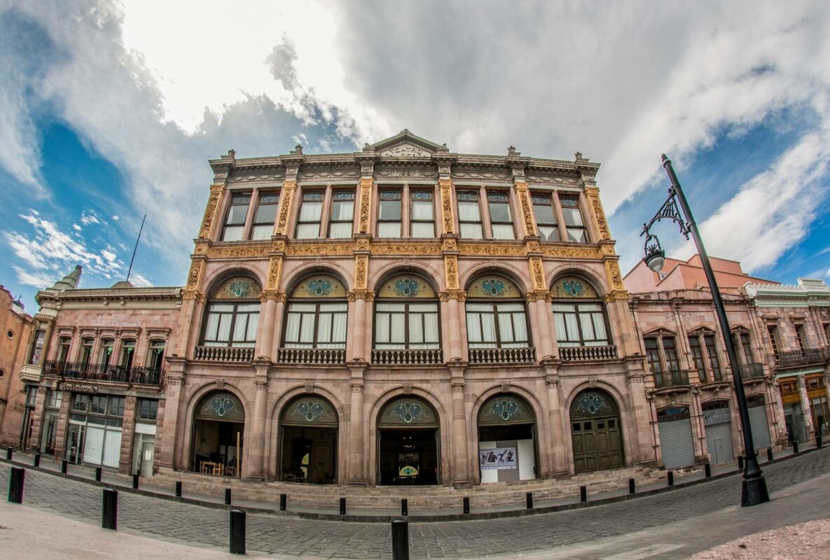 El Teatro Fernando Calderón es uno de los inmuebles más icónicos de Zacatecas. | Foto: Imagen.