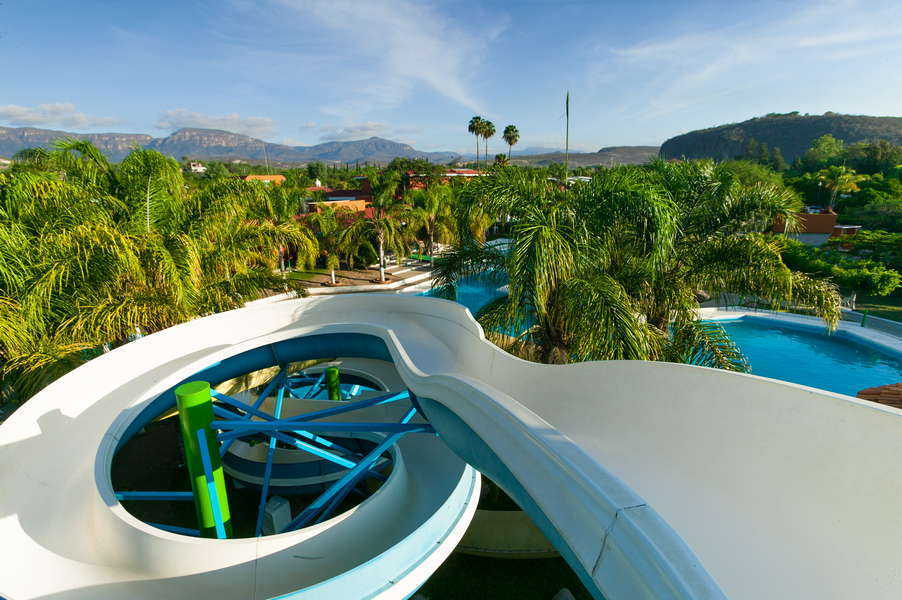 El Hotel Villas y Spa Paraíso Caxcán inició una serie de mejoras en sus instalaciones y recibió nuevo equipo en su lavandería.
