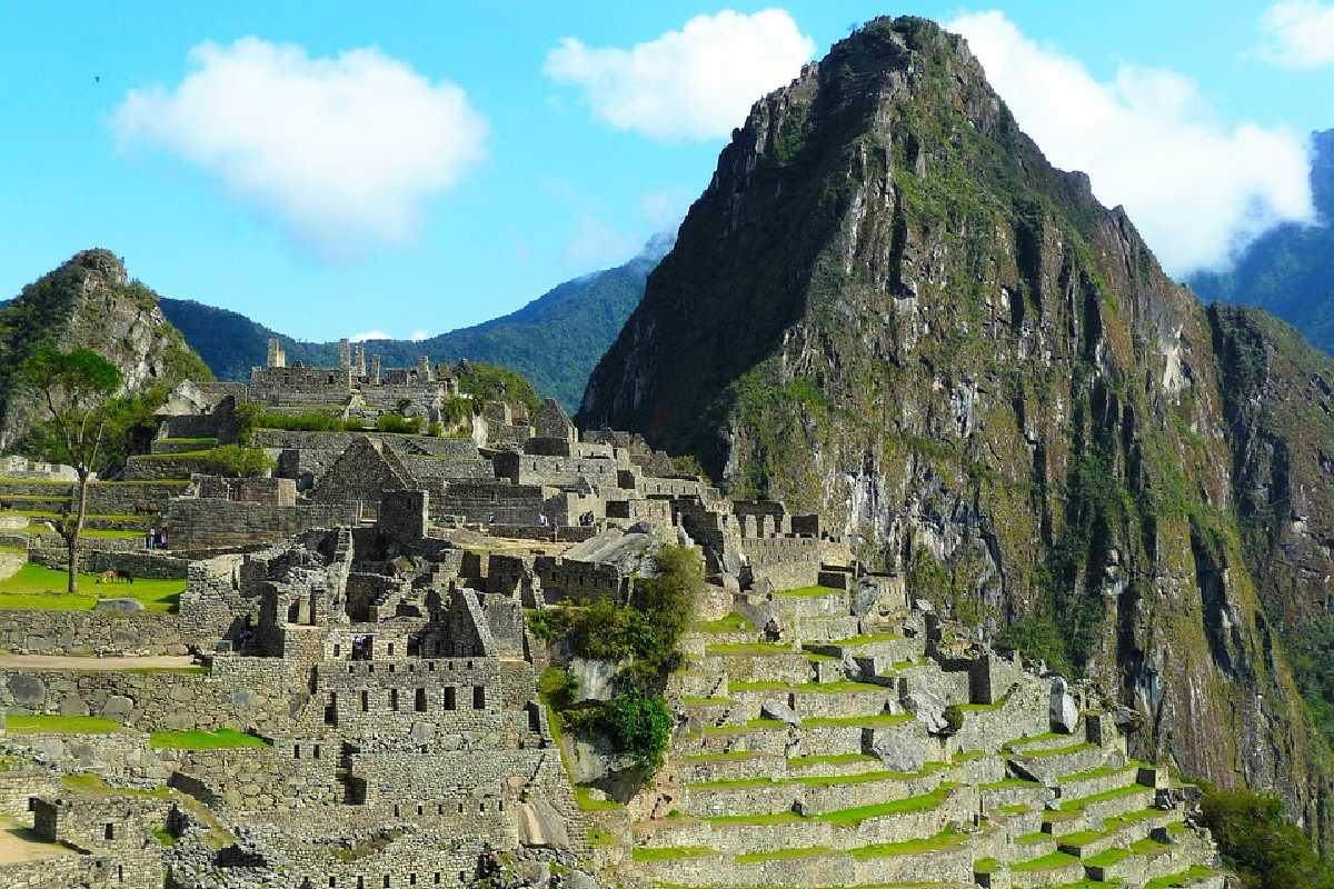 Sacan a 200 turistas de Machu Picchu, Perú