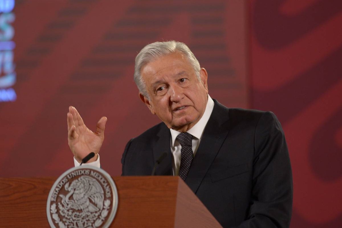Andrés Manuel López Obrador aseguró que María Elena Ríos, tendrá seguridad permanente  | Foto: Cortesía.