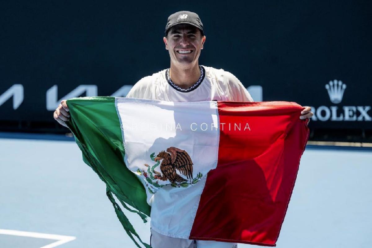 Ernesto Escobedo defiende los colores de México desde la noche de ayer al cerrar su participación en el torneo de calificación en Australia. | Foto: Instagram @reginacortina
