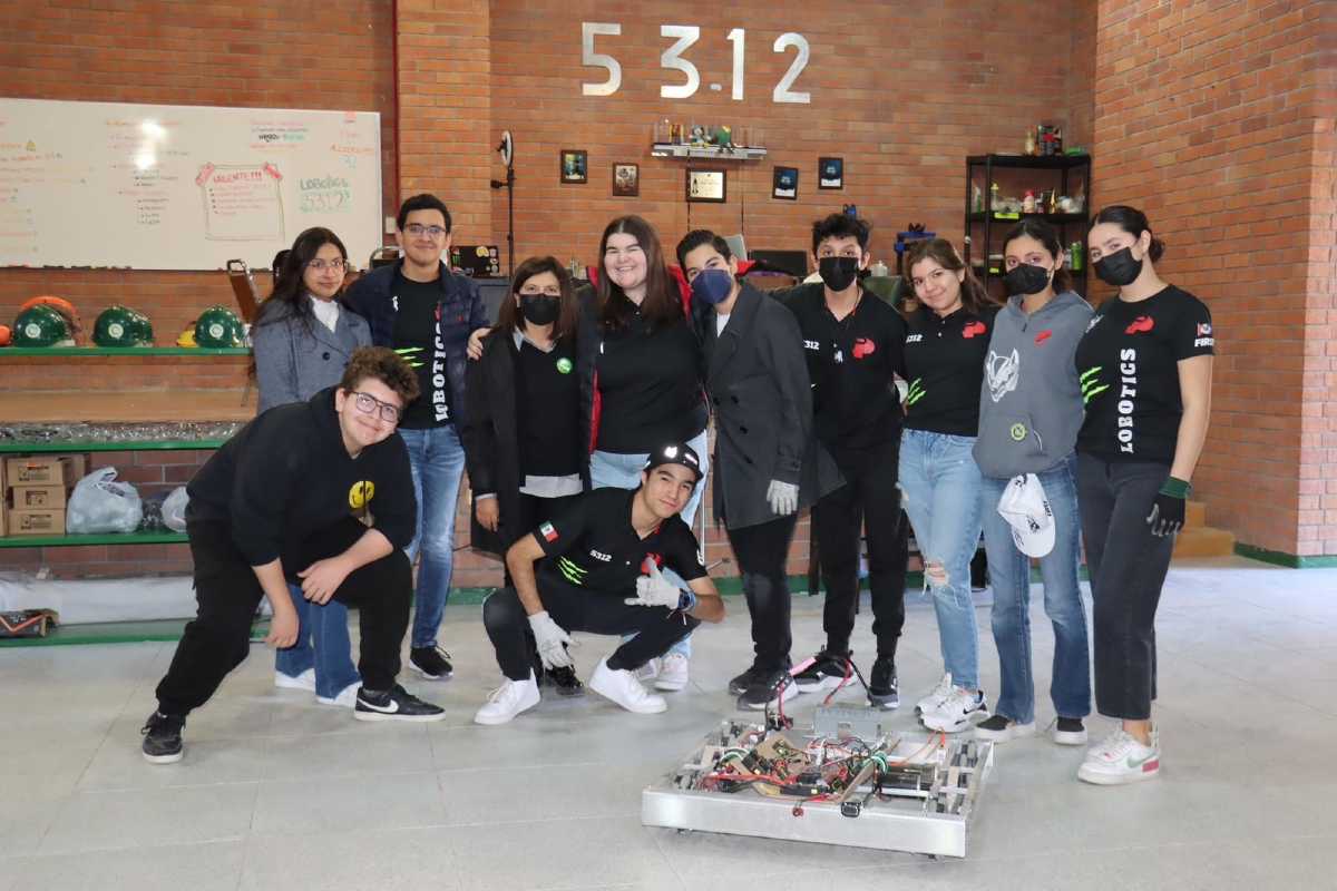 La iniciativa de Industrias Peñoles de inculcar en los jóvenes el interés por la ciencia y la tecnología a través de la robótica. | Foto: Cortesía.