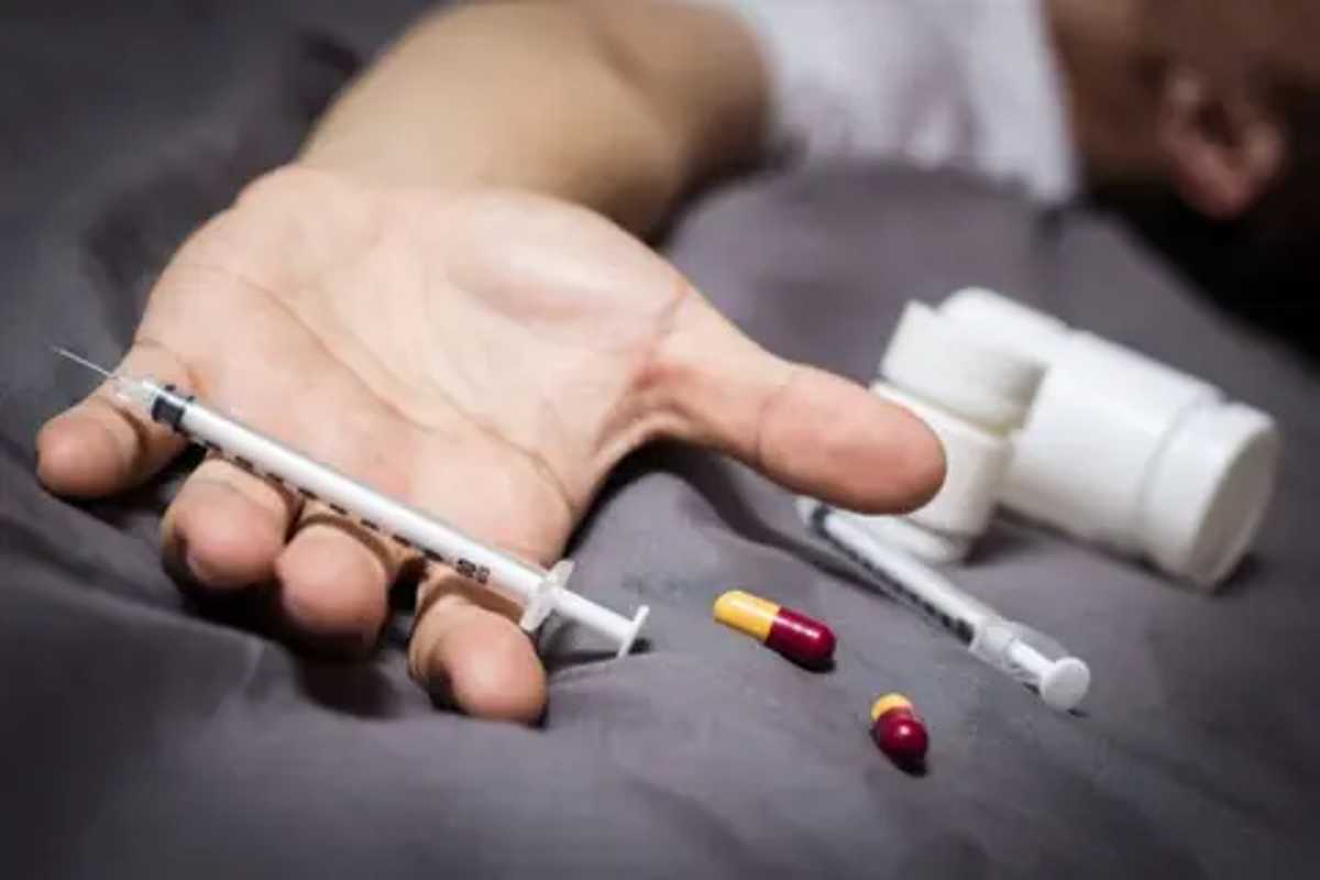 Las autoridades de Salud de California entregaron a la población de manera gratuita fármaco que frena sobredosis de fentanilo; se trata de naloxona. | Foto: Cortesía.