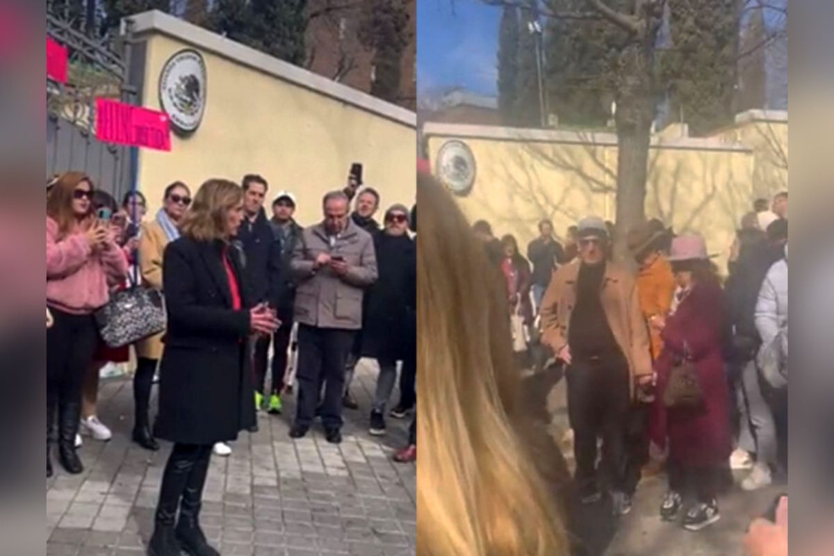 En redes sociales se compartieron videos en que se manifiesta un grupo de personas frente a la embajada de México en España.  | Foto: Cortesía.